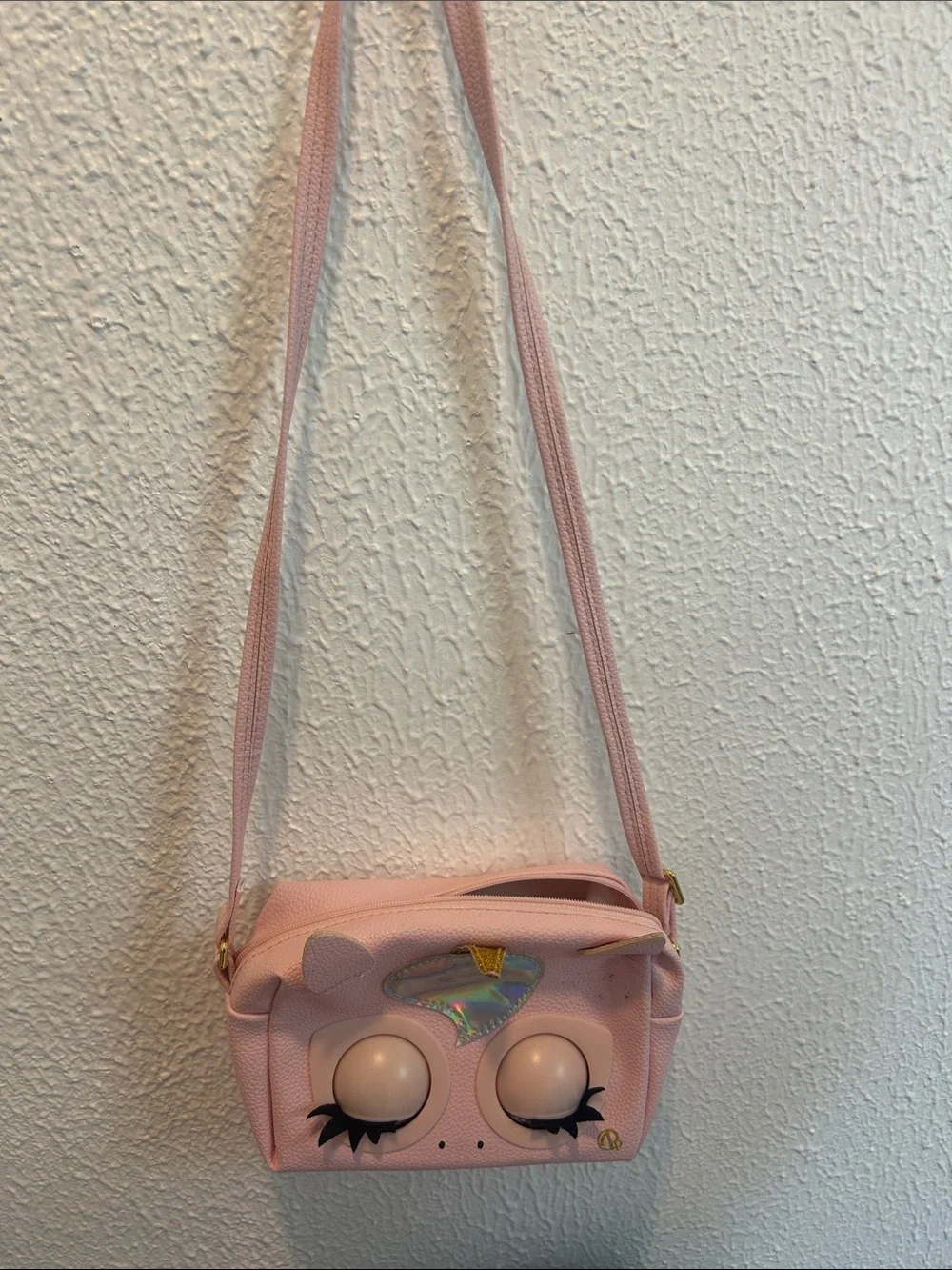 Unicorn Novelty Crossbody Bag with 3D Eye Detail eyes balls goes up and down